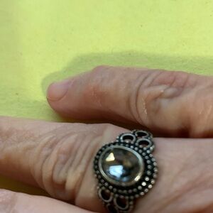 Beautiful ring size 7 1/2